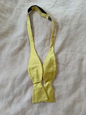 Silk Self-Tie Bow Tie in Chartreuse Yellow